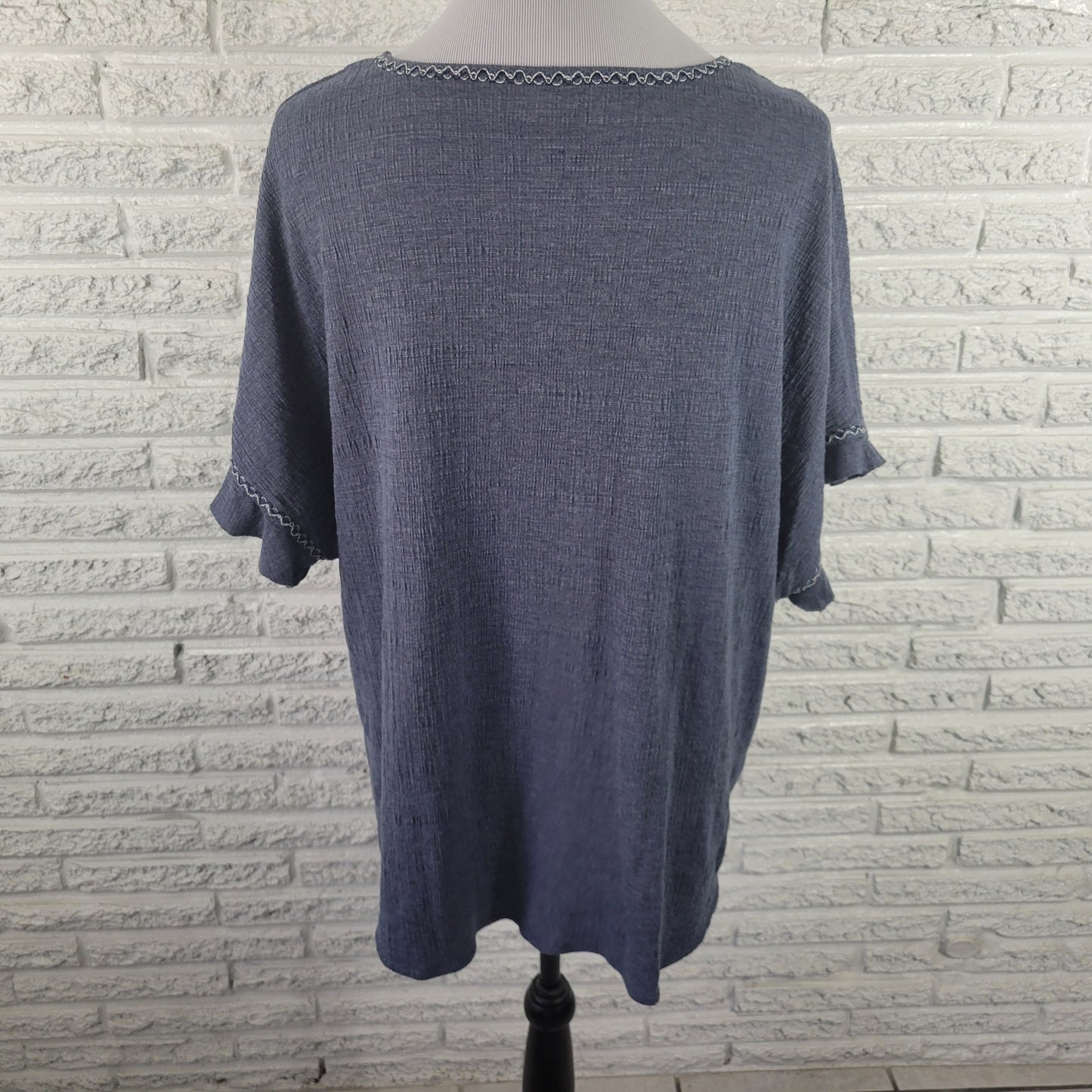 Max Studio Women's Top 2X Blue Knit V-Neck Short Sleeve Embroidered BLU287E