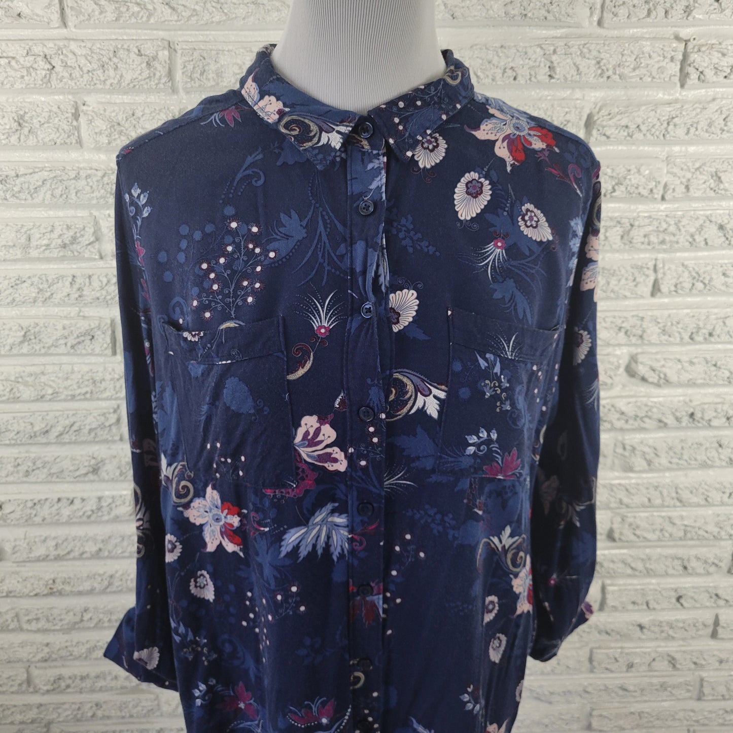 Liz Claiborne Women XL Top Blue Floral Rayon Roll Tab Long Sleeve FLO24E