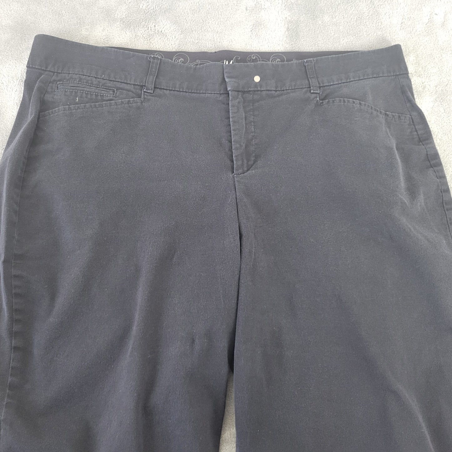JM Collection Women's Shorts 18W Black Denim Bermuda Elastic Waist SHO9E