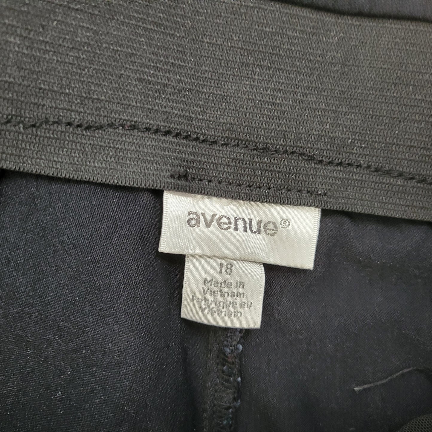 Avenue Womens 18 Capri Pants Black Pull On Straight Leg Elastic Waist BLA53E