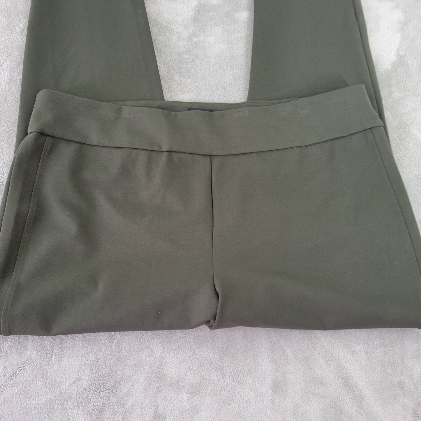 Express Womens XXL Green Cropped Pants Elastic Waist Pull On Ankle GRE44E