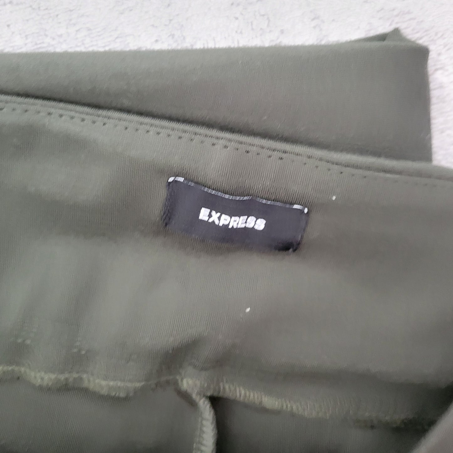 Express Womens XXL Green Cropped Pants Elastic Waist Pull On Ankle GRE44E