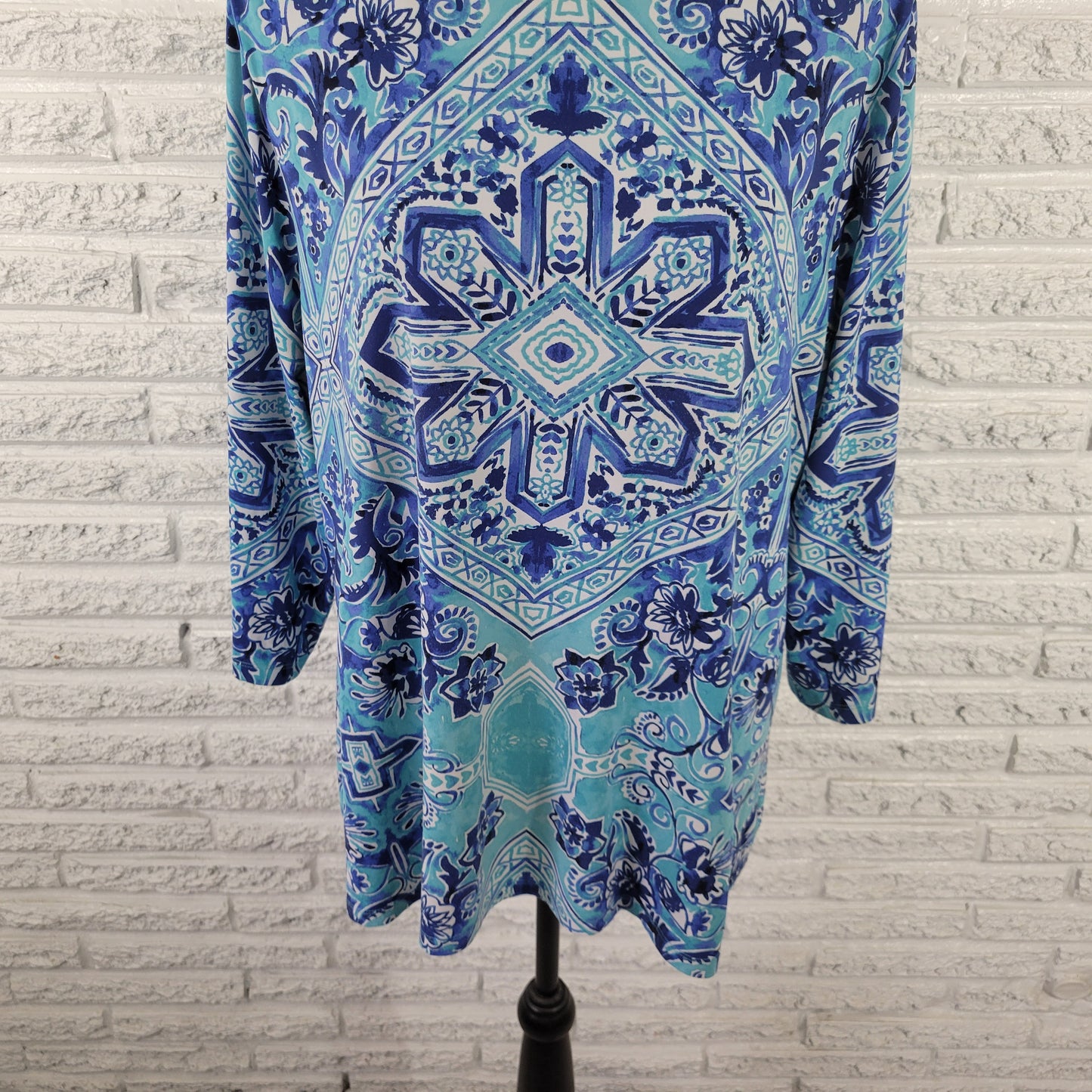 Charter Club XL Blue White Geometric Top 3/4 Sleeve Deco Buttons GEO178E