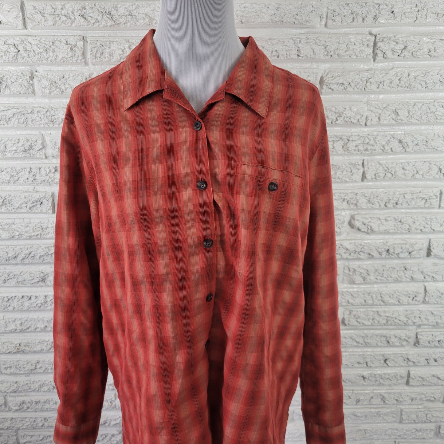 Liz Claiborne Villager XL Red Tan Plaid Button Up Shirt Womens Roll Tab PLA51E
