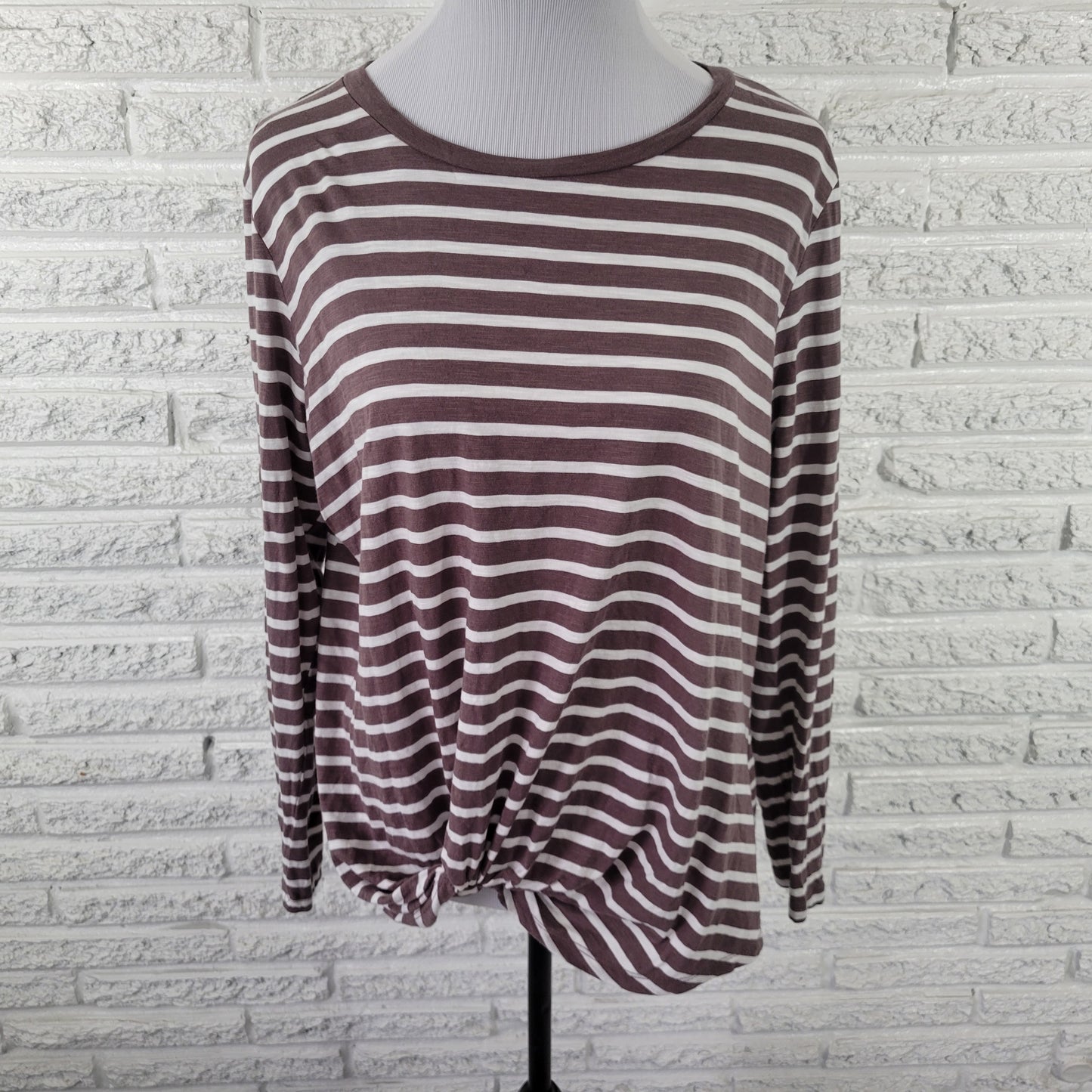 Maurices 24/7 XL Brown White Striped Tee Womens Long Sleeve Knot Hem STR72E