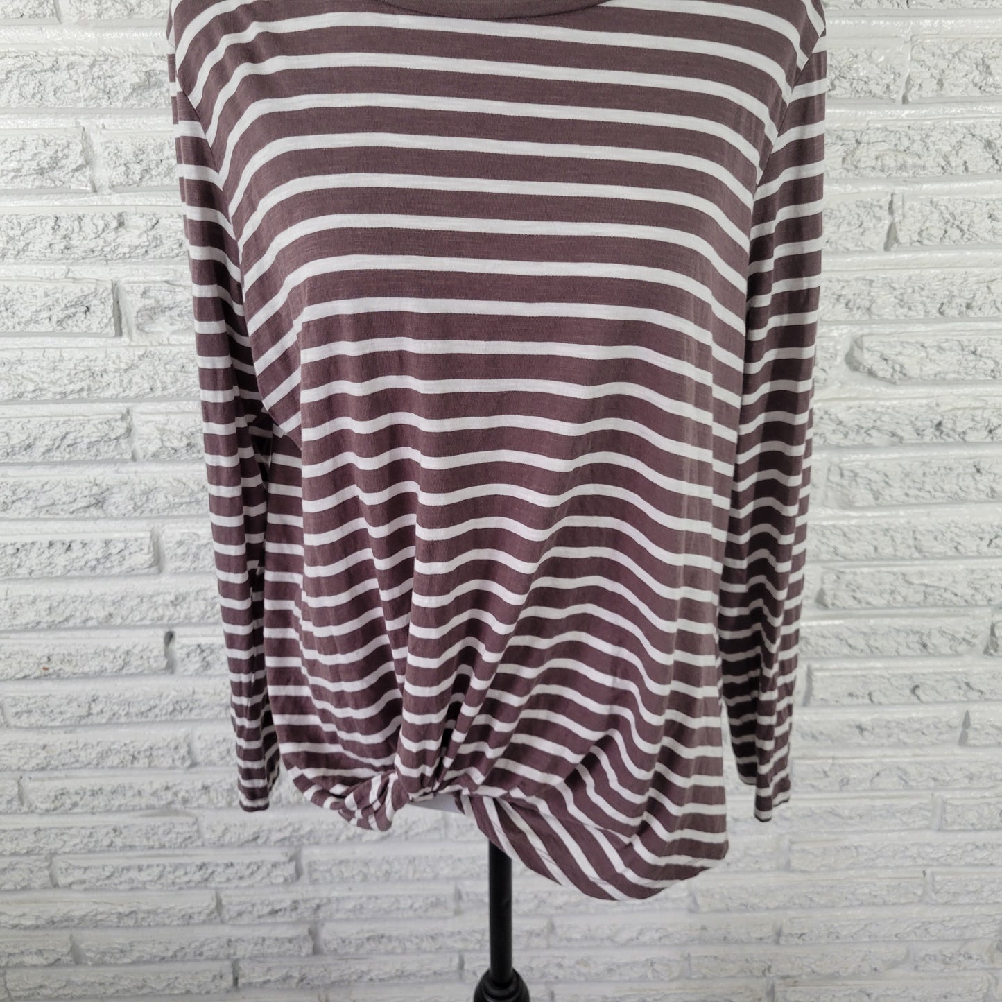 Maurices 24/7 XL Brown White Striped Tee Womens Long Sleeve Knot Hem STR72E