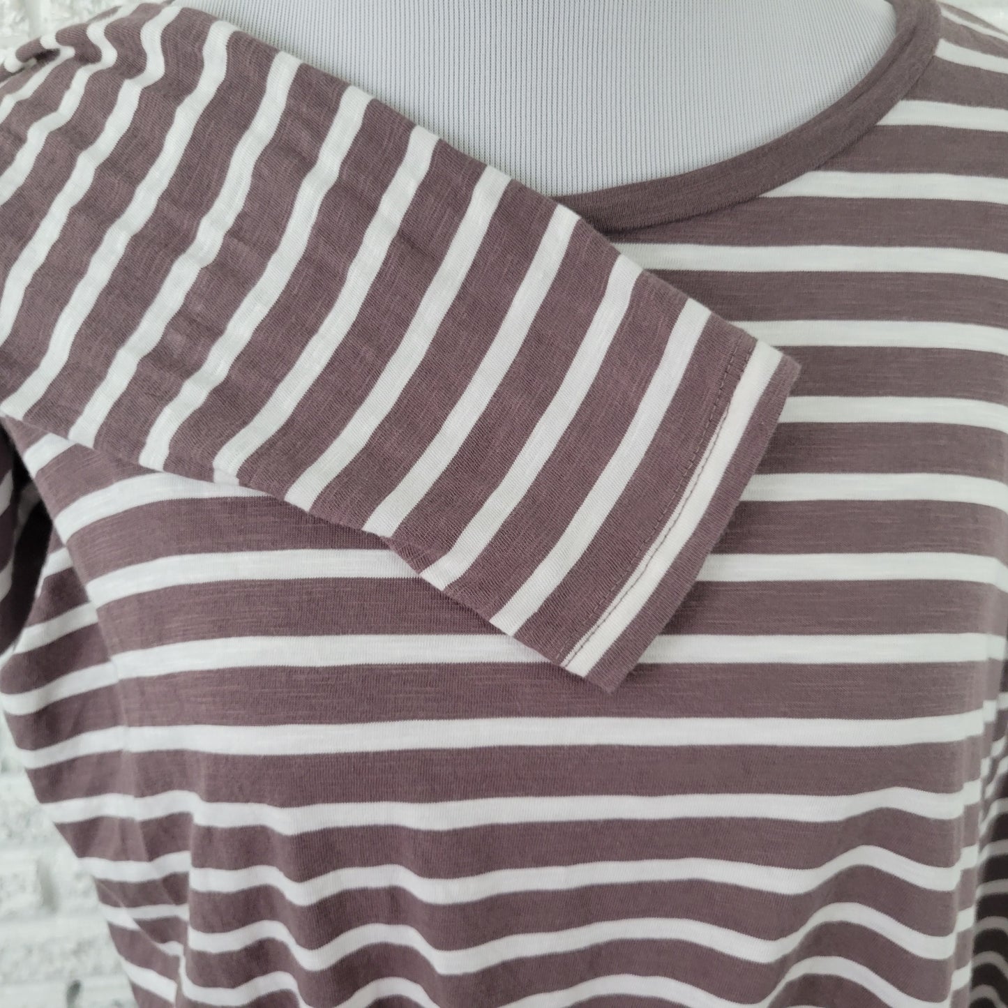 Maurices 24/7 XL Brown White Striped Tee Womens Long Sleeve Knot Hem STR72E