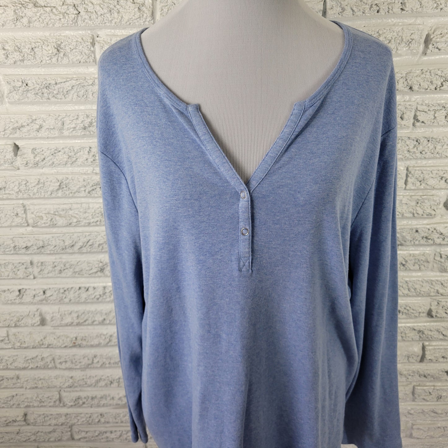 Style & Co Women's Blue Knit Top Size 2X V-Neck Long Sleeve Snap BLU120E