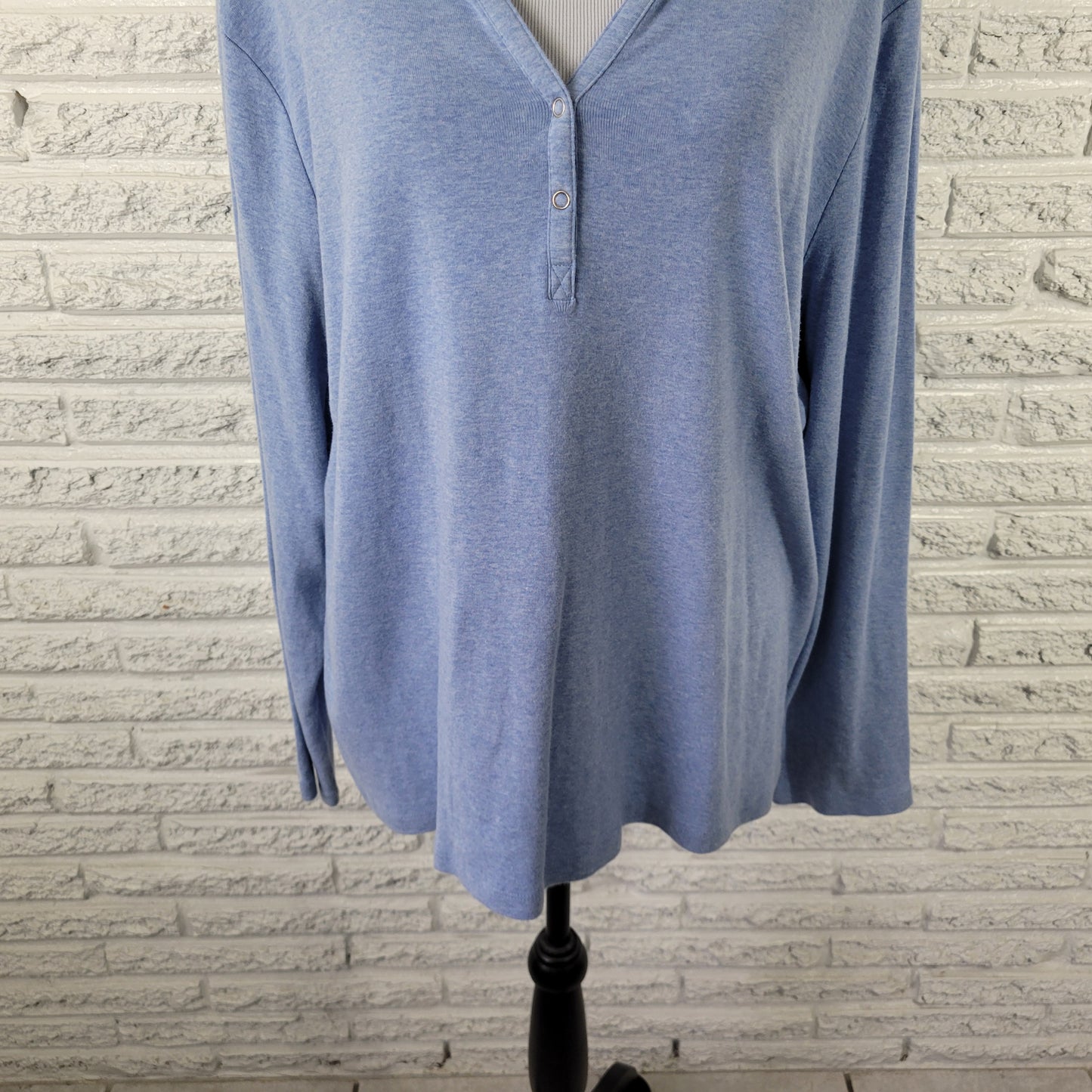 Style & Co Women's Blue Knit Top Size 2X V-Neck Long Sleeve Snap BLU120E