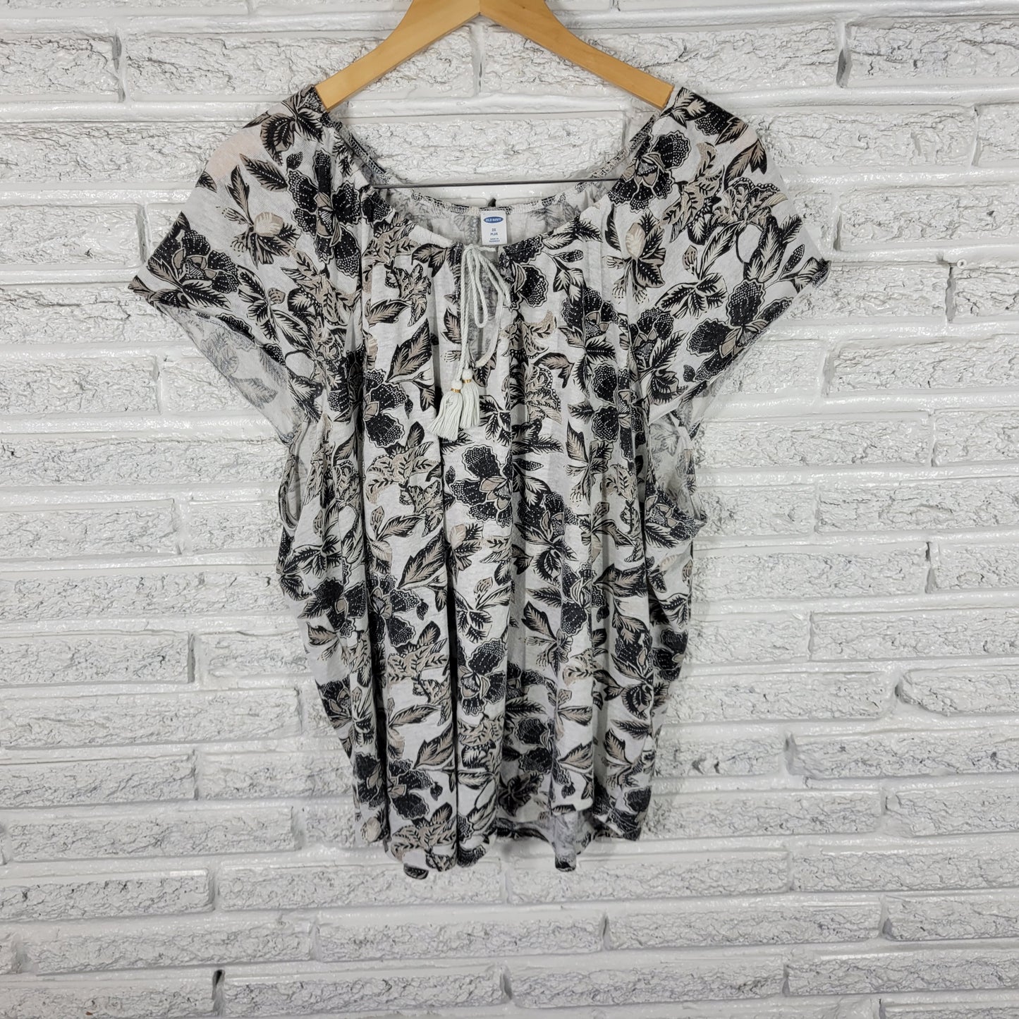 Old Navy Women's 2X Floral Sleeveless Top Black Tan Keyhole Knit FLO66E