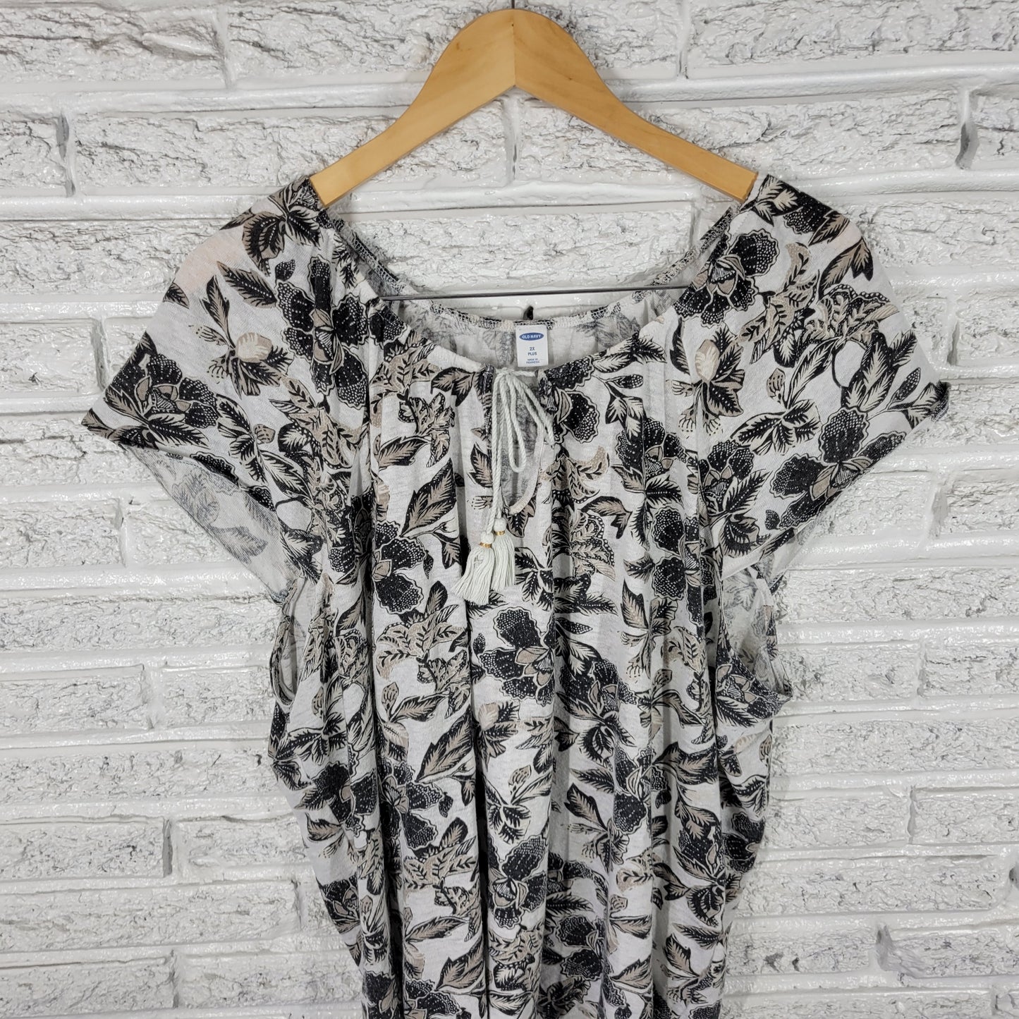 Old Navy Women's 2X Floral Sleeveless Top Black Tan Keyhole Knit FLO66E