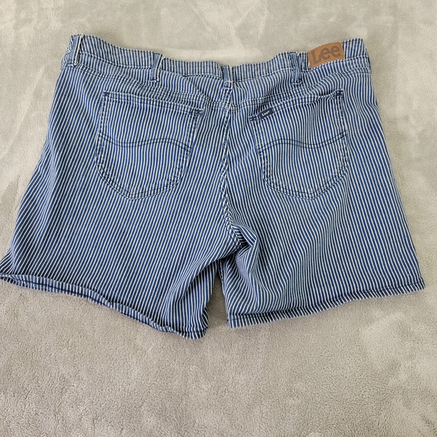 Lee Women's Striped Denim Shorts Size 22 Blue White Mid Rise Stretch STR64E
