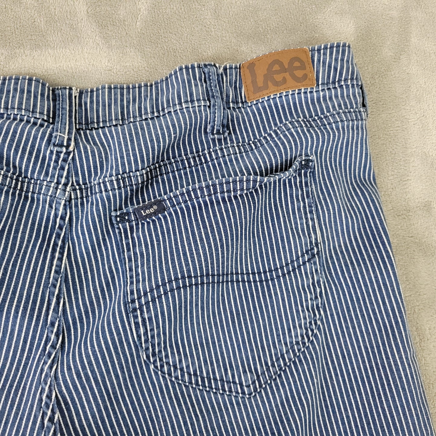 Lee Women's Striped Denim Shorts Size 22 Blue White Mid Rise Stretch STR64E