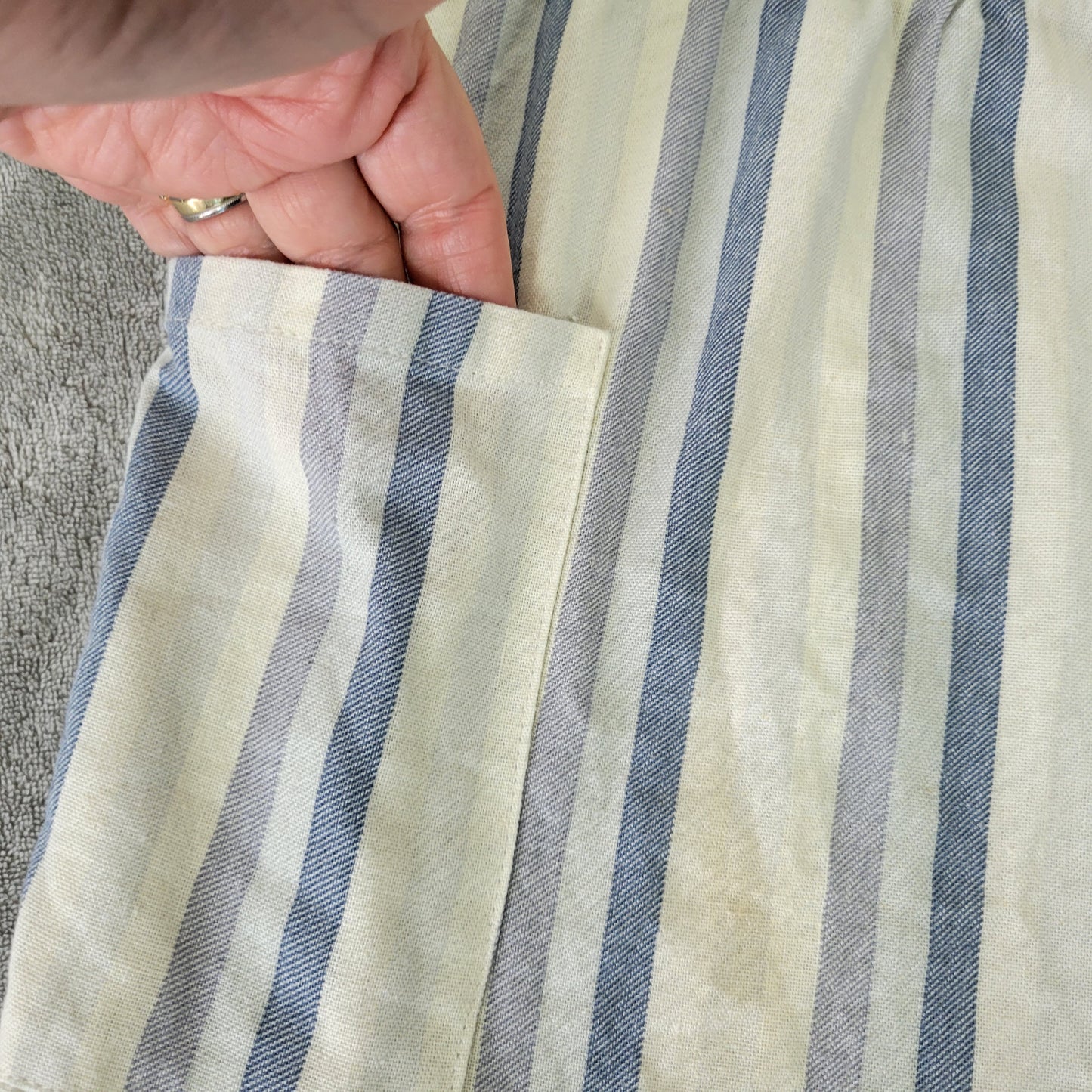 Forever 21 Women's 3X Striped Paperbag Shorts Blue White Linen Blend STR83E