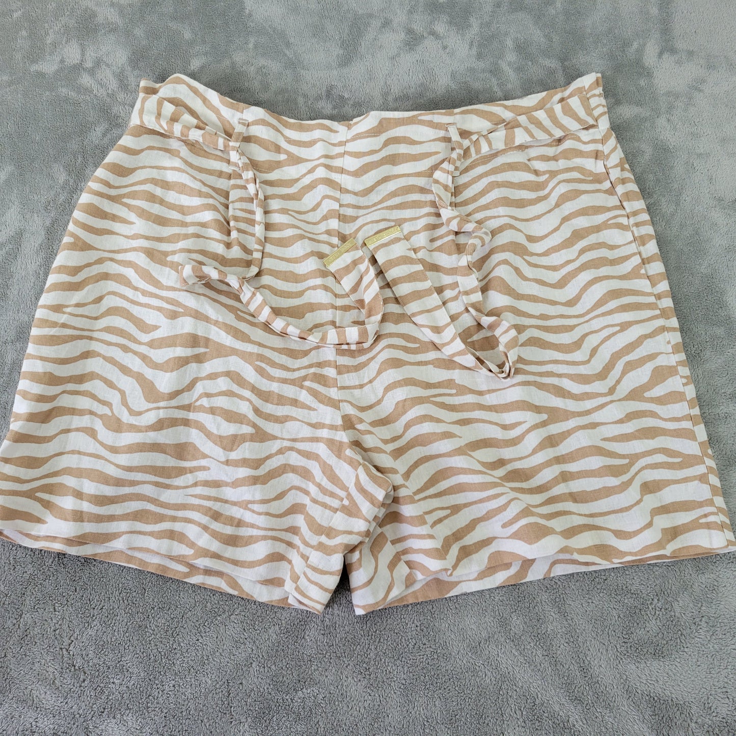 Anne Klein Women's XL Shorts Animal Print Tan White Belted Linen Viscose ANI49E