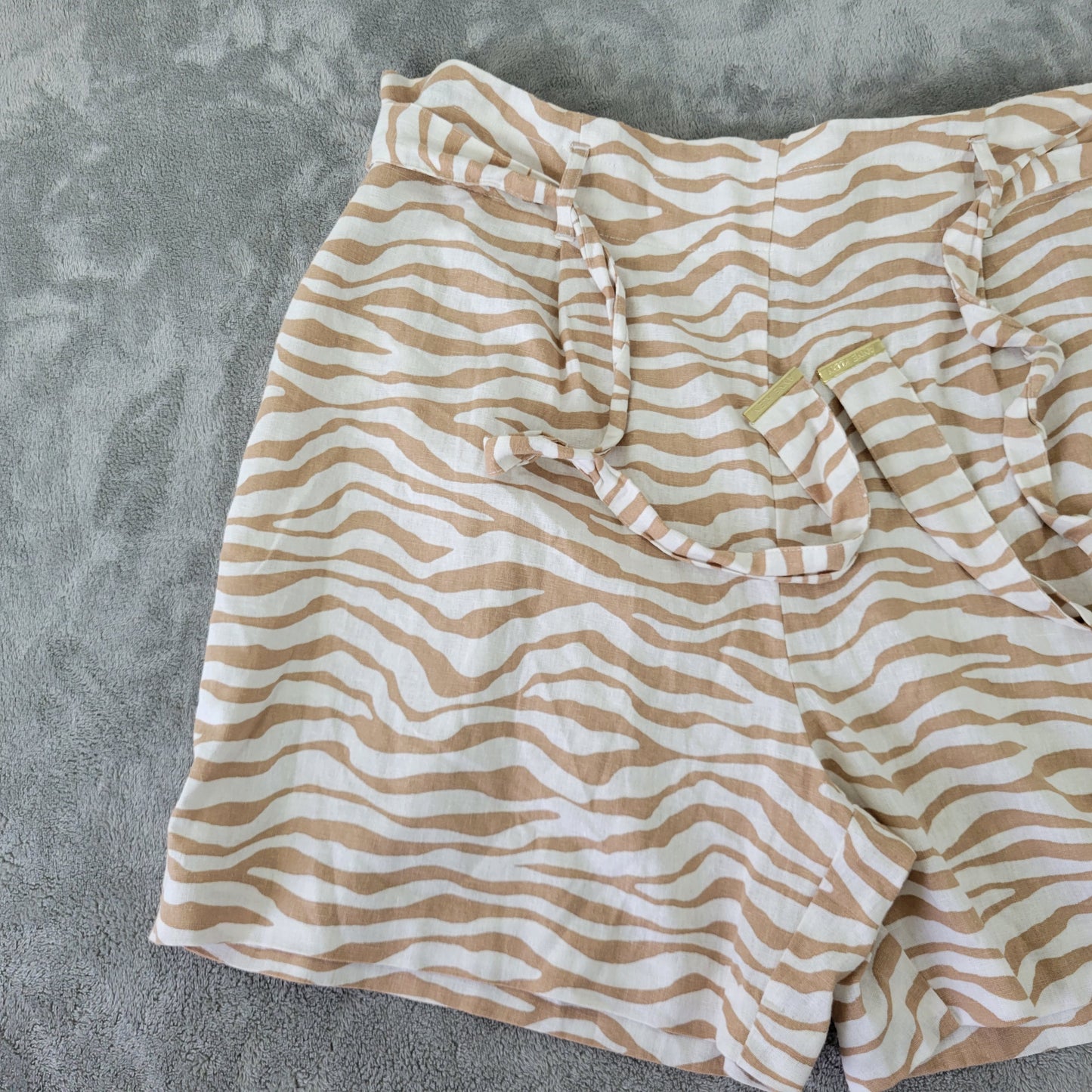 Anne Klein Women's XL Shorts Animal Print Tan White Belted Linen Viscose ANI49E