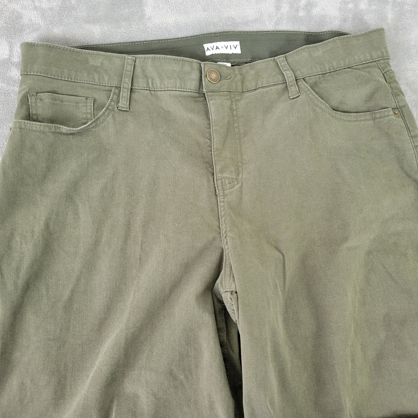 Ava & Viv Women's Green Denim Shorts Size 18W Cuffed Elastic Waist SHO14E