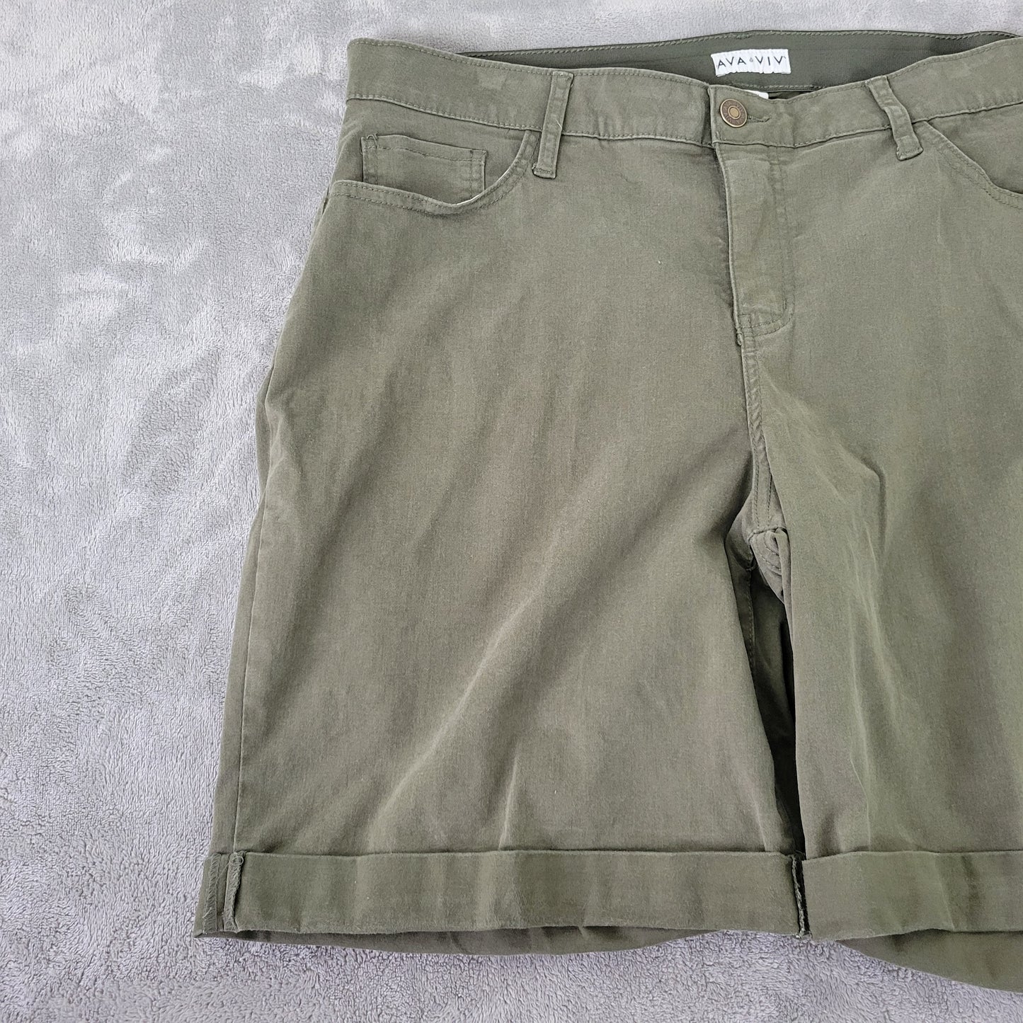 Ava & Viv Women's Green Denim Shorts Size 18W Cuffed Elastic Waist SHO14E