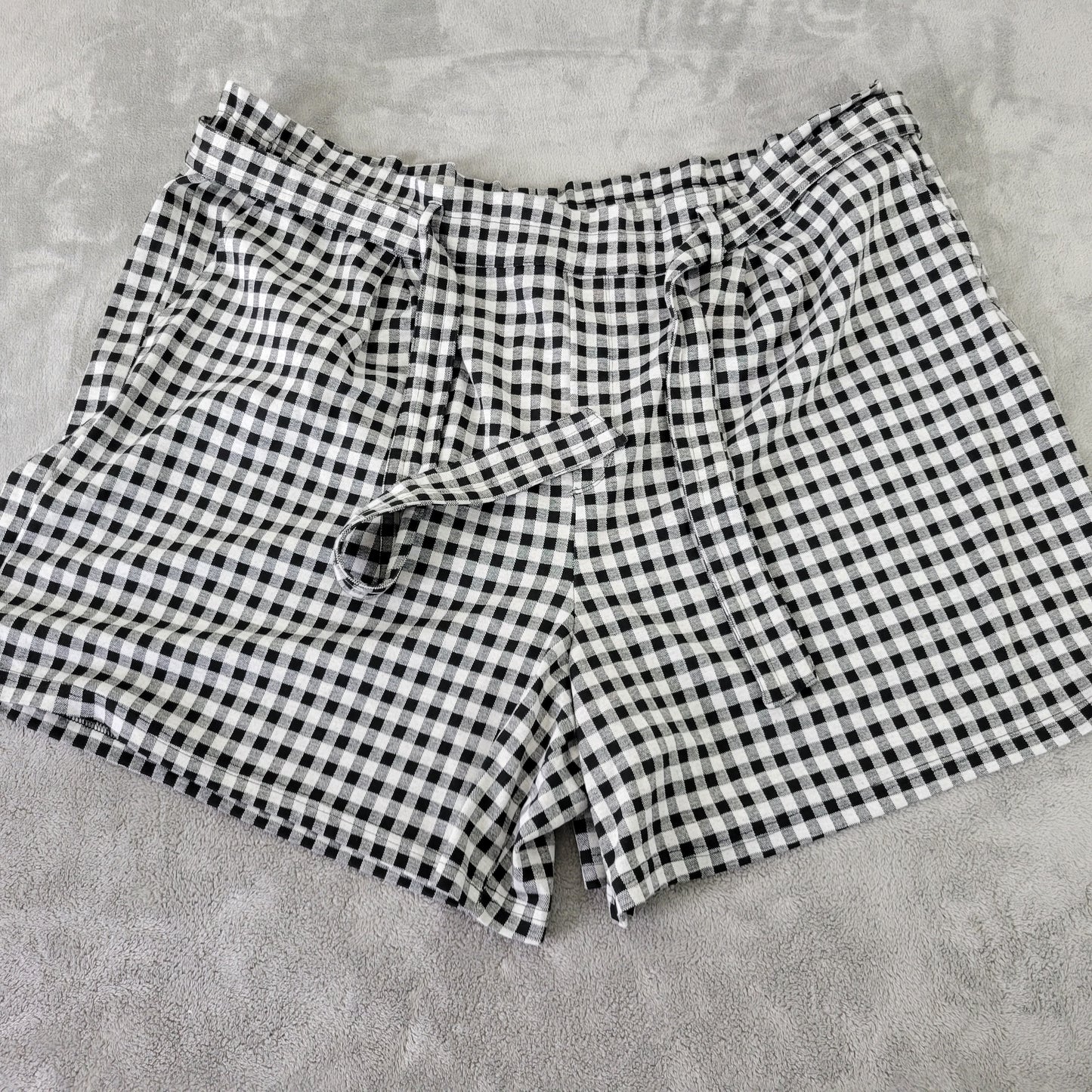 Cato Est 1946 Women's Gingham Shorts 26W 28W Black White Check Belted PLA5E