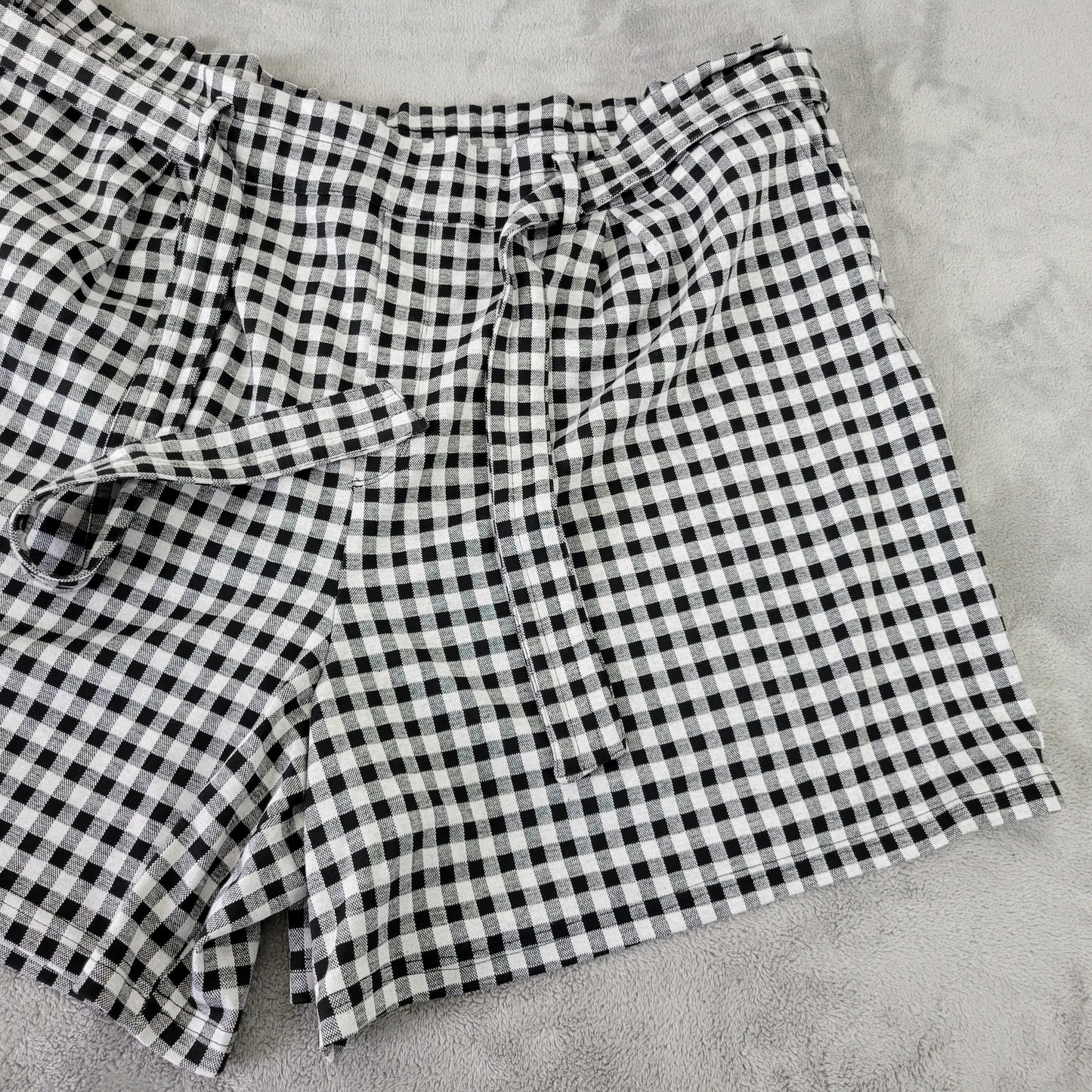 Cato Est 1946 Women's Gingham Shorts 26W 28W Black White Check Belted PLA5E