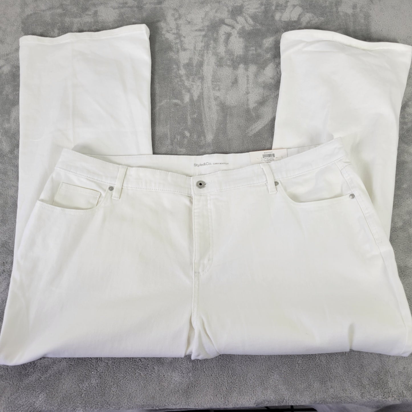 Style & Co Women's 24W White Bootcut Jeans Mid Rise Slimming Pockets Plus BOO7E