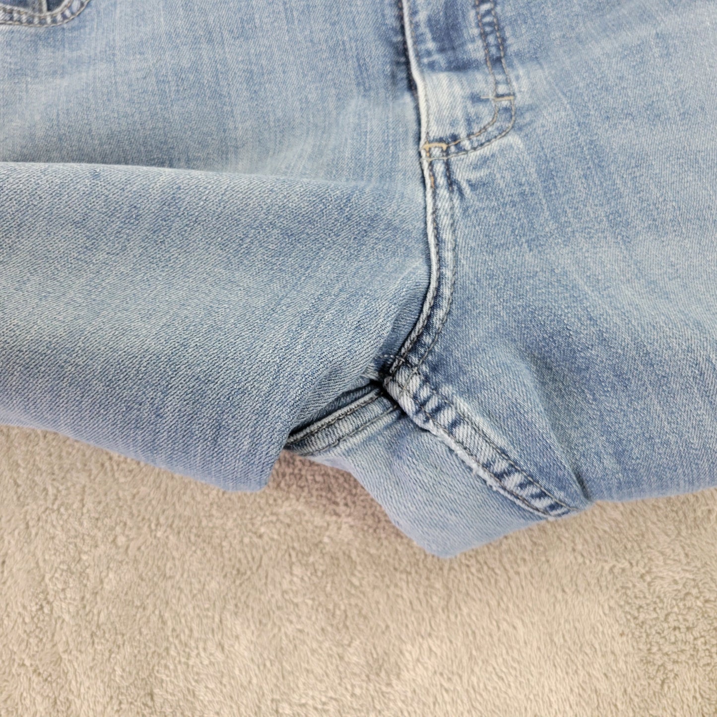 Lee Women's 20L Medium Blue Jeans Straight Leg Elastic Waist Stretch SL101E