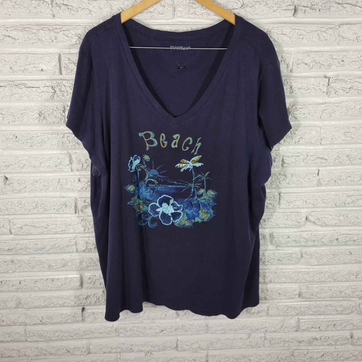 Avenue 30/32 Blue V-Neck Tee 100% Cotton Embroidered Short Sleeve Beach BLU154E