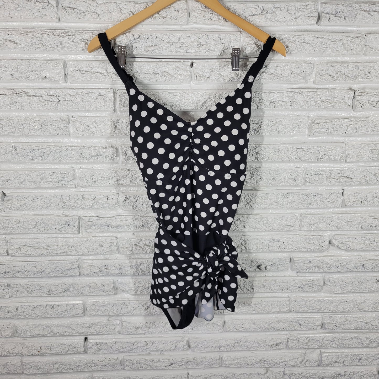 Ava & Viv 18W One Piece Swimsuit Skirted Black Polka Dot Built-in Bra GEO105E