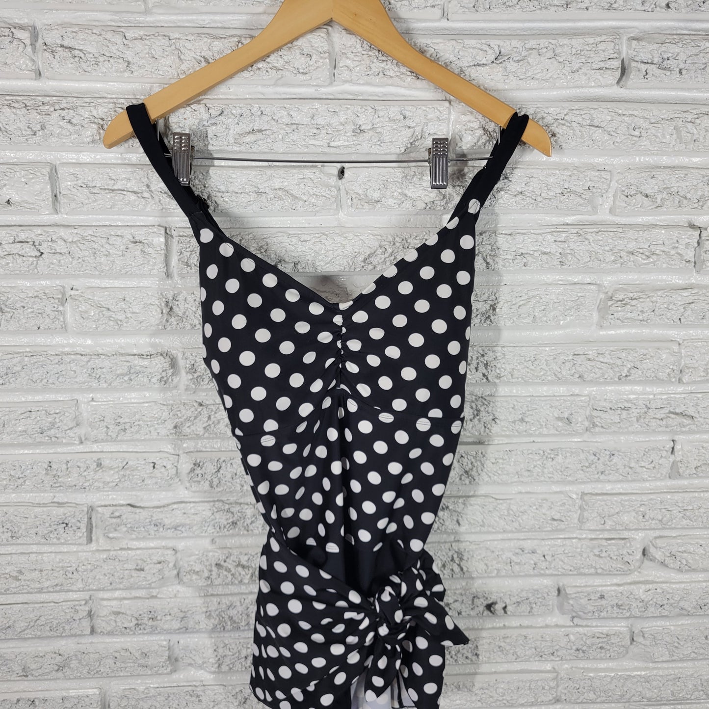 Ava & Viv 18W One Piece Swimsuit Skirted Black Polka Dot Built-in Bra GEO105E