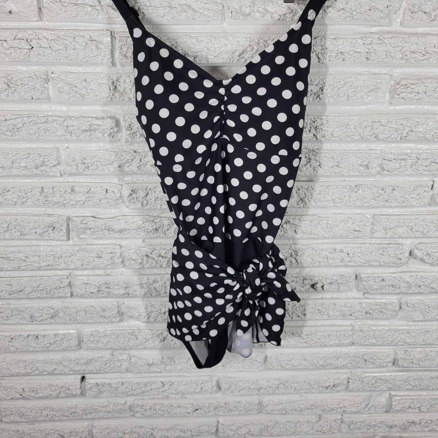 Ava & Viv 18W One Piece Swimsuit Skirted Black Polka Dot Built-in Bra GEO105E