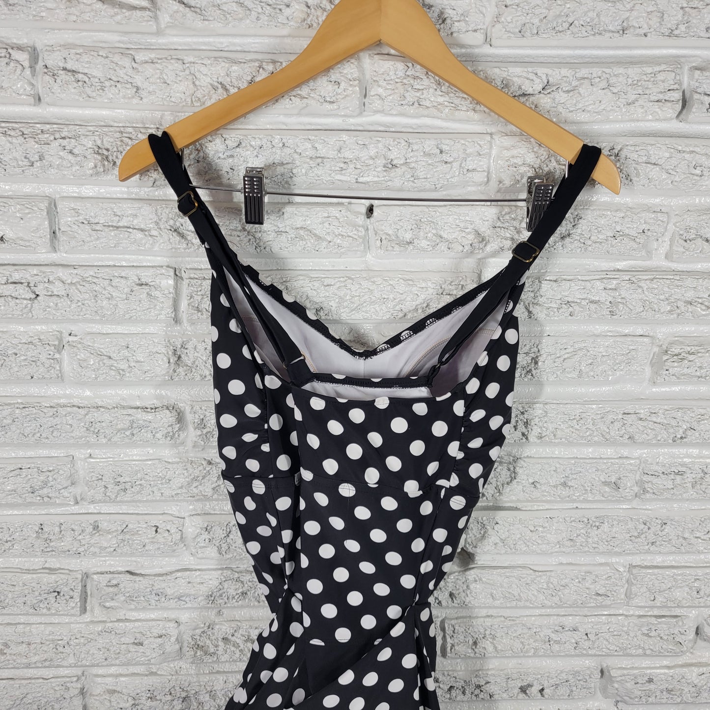 Ava & Viv 18W One Piece Swimsuit Skirted Black Polka Dot Built-in Bra GEO105E