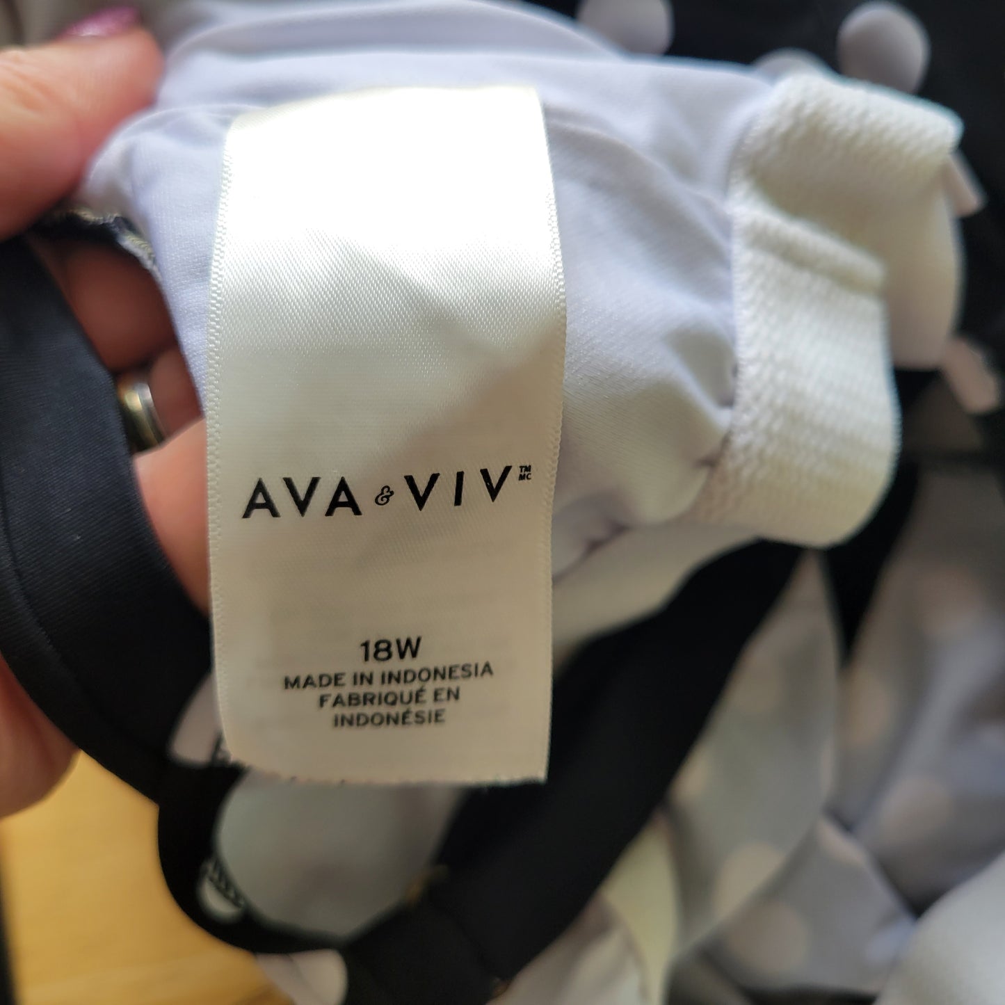 Ava & Viv 18W One Piece Swimsuit Skirted Black Polka Dot Built-in Bra GEO105E