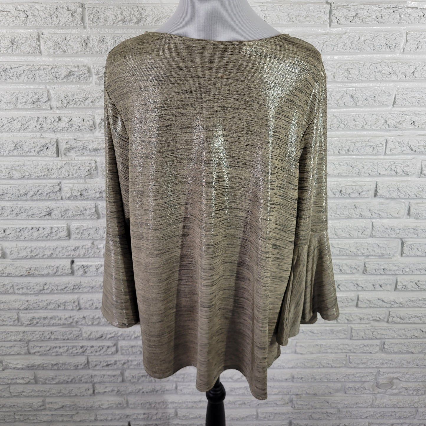 Valerie Stevens 1X Gold Metallic Knit Blouse V-Neck Long Bell Sleeve Top A10E
