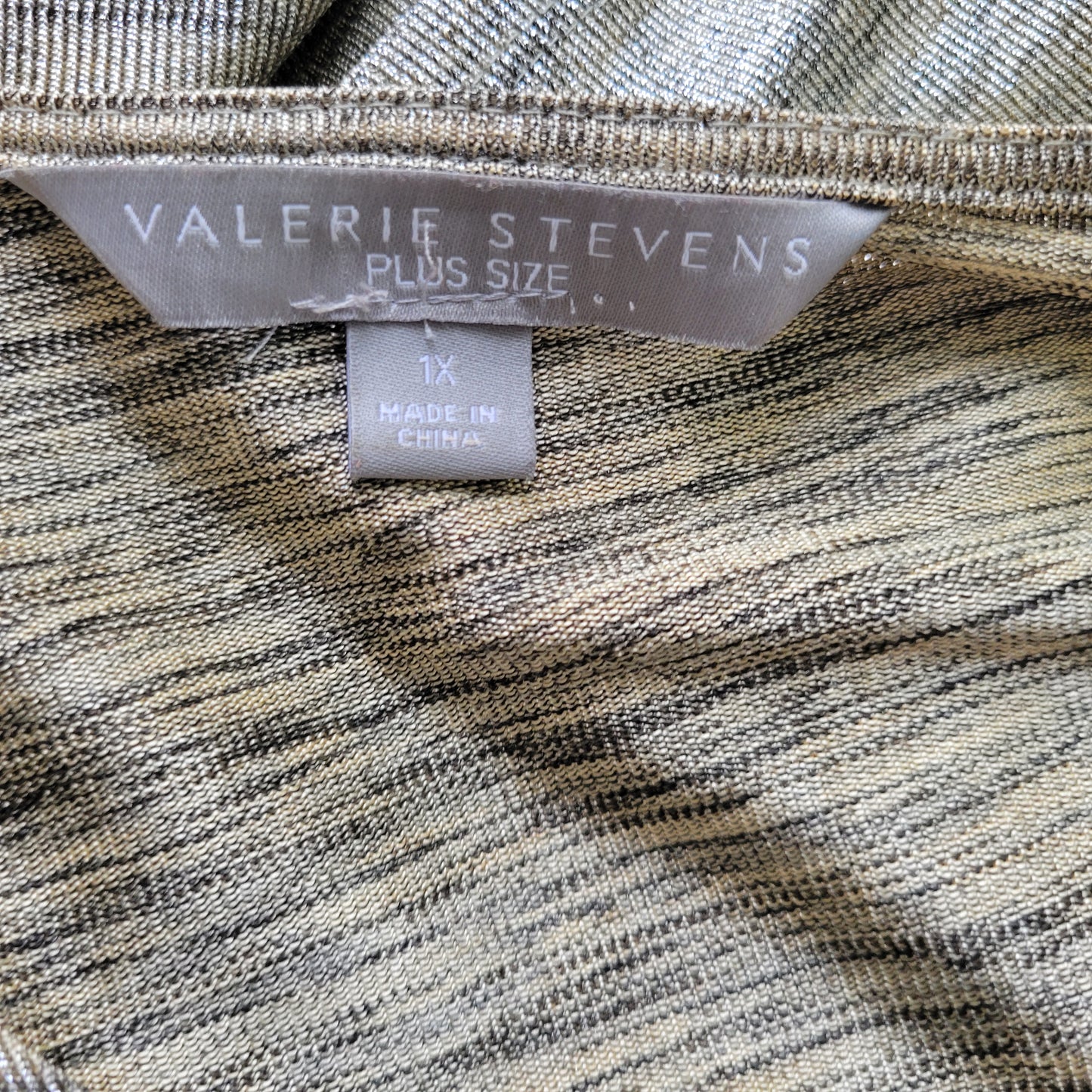 Valerie Stevens 1X Gold Metallic Knit Blouse V-Neck Long Bell Sleeve Top A10E