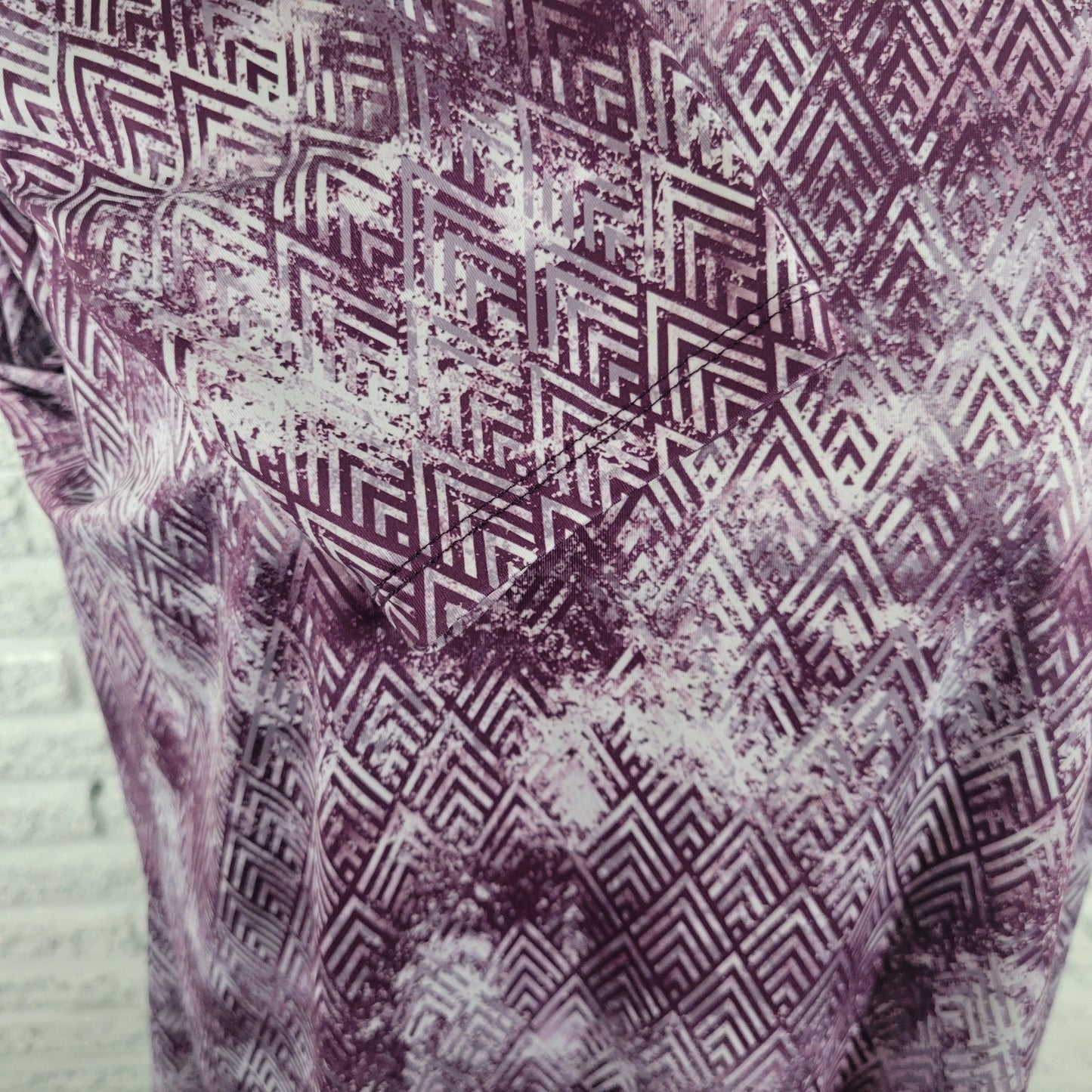Enlighten 2X Tunic Top Purple White Geometric Long Sleeve Crew Neck GEO185E