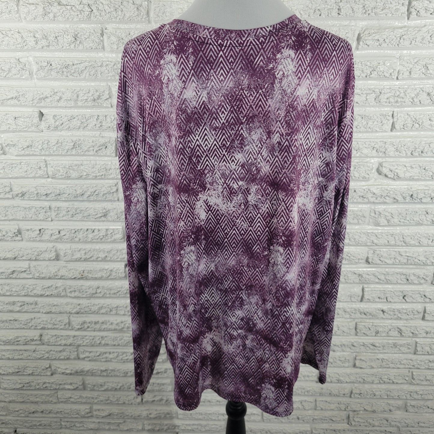Enlighten 2X Tunic Top Purple White Geometric Long Sleeve Crew Neck GEO185E