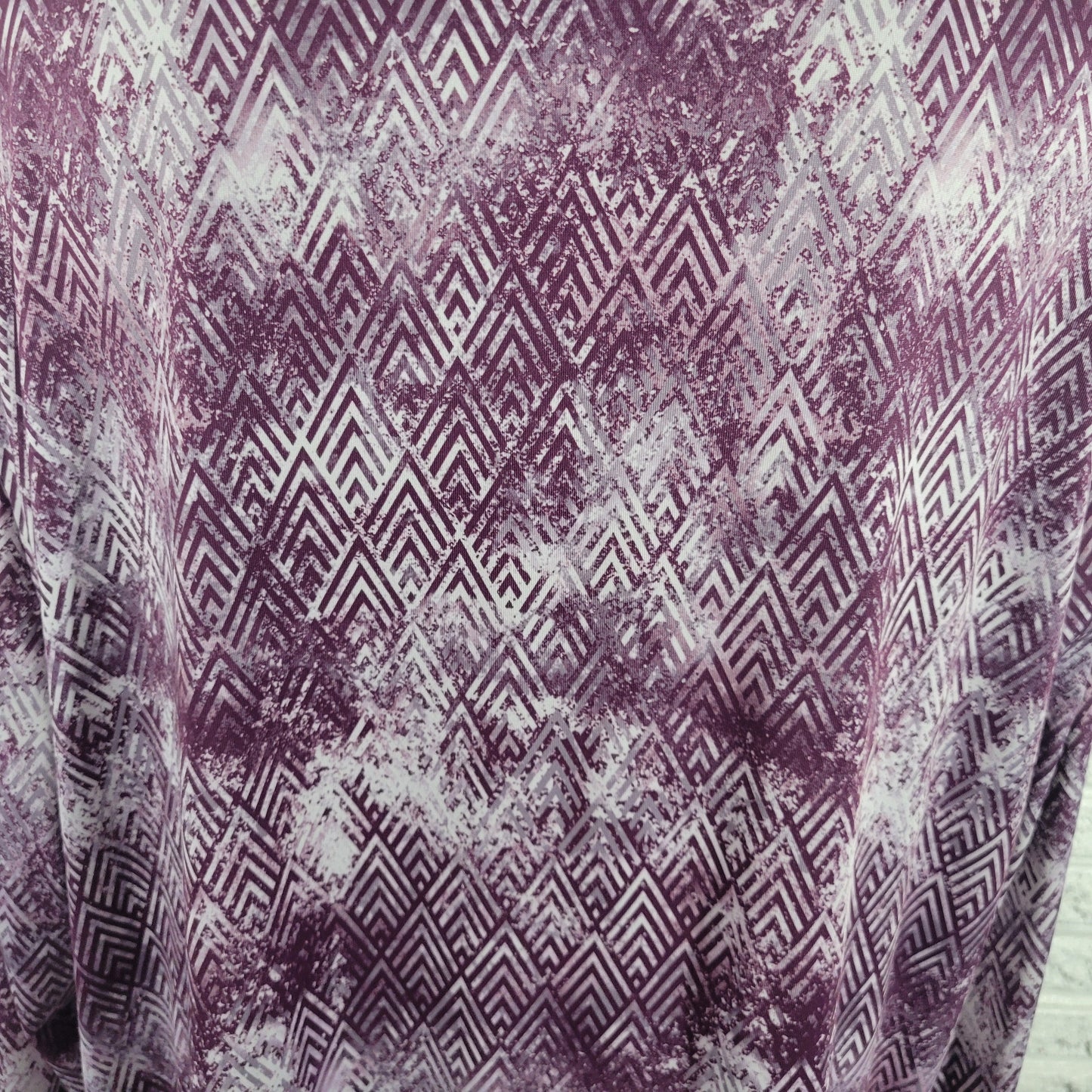 Enlighten 2X Tunic Top Purple White Geometric Long Sleeve Crew Neck GEO185E