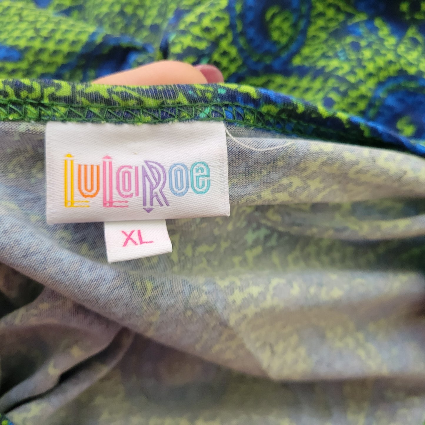 LuLaRoe XL Tunic Top Blue Green Geometric Short Sleeve Crew Neck Stretch GEO130E