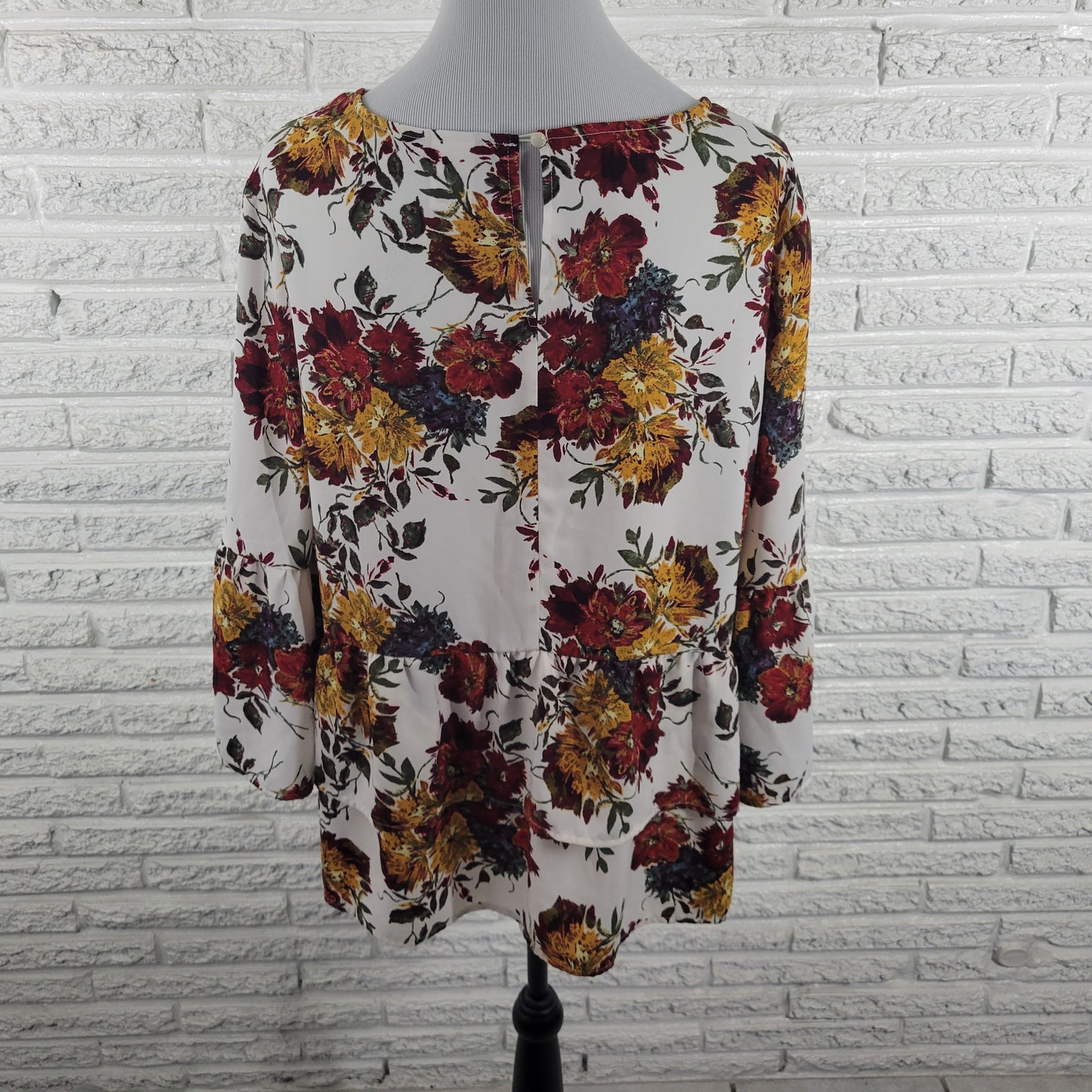 Time & Tru XXL Top Red Gold Floral Bell Sleeve Blouse Back Keyhole Plus FLO239XE