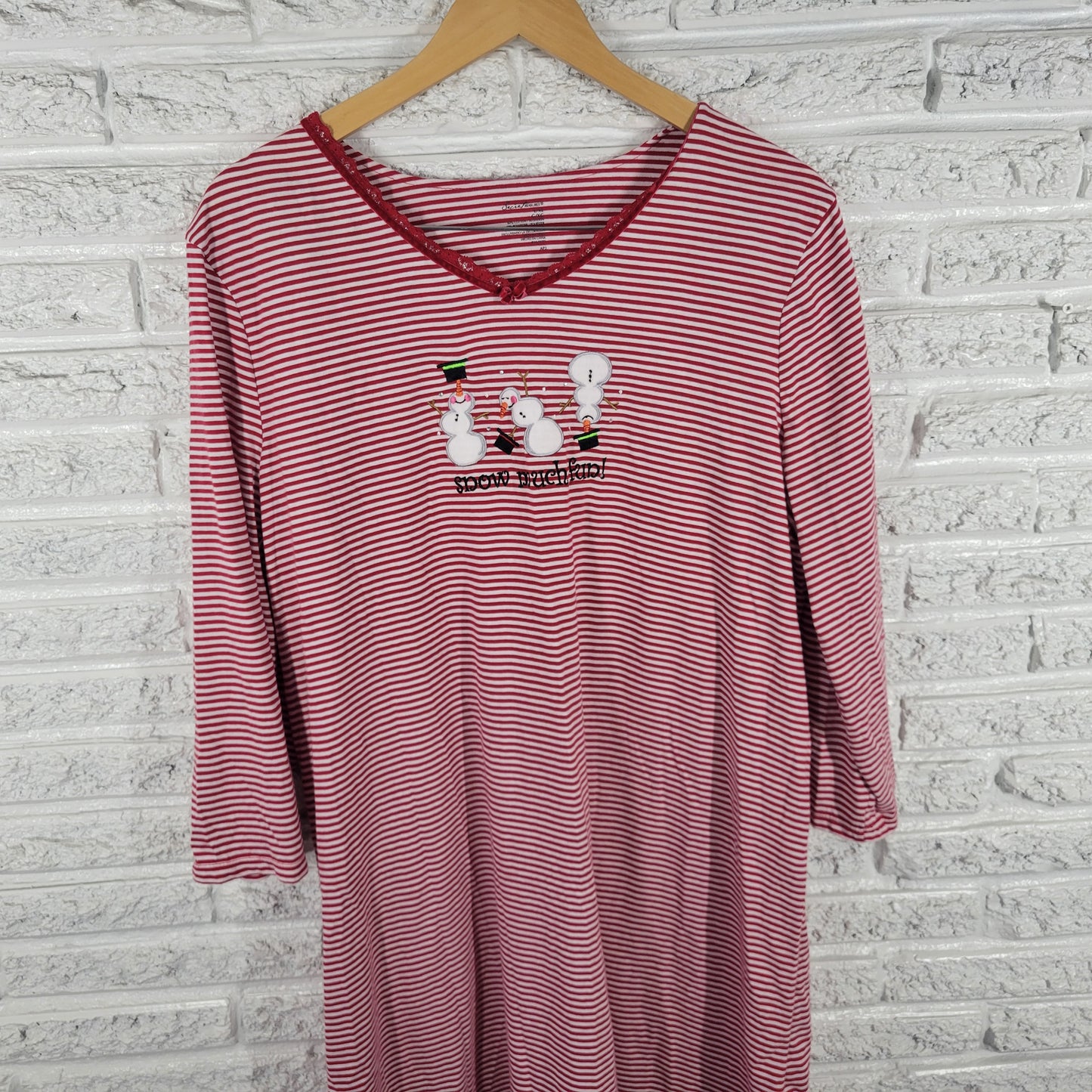 Secret Treasures L/XL Christmas Nightgown Snowman Red White Striped NOV93E