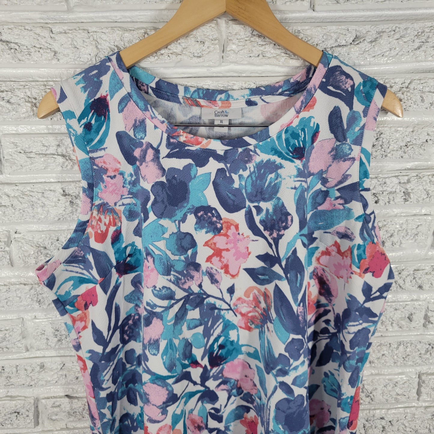 Croft & Barrow XL Tank Top Blue Pink Floral Sleeveless Crew Neck Stretch FLO136E