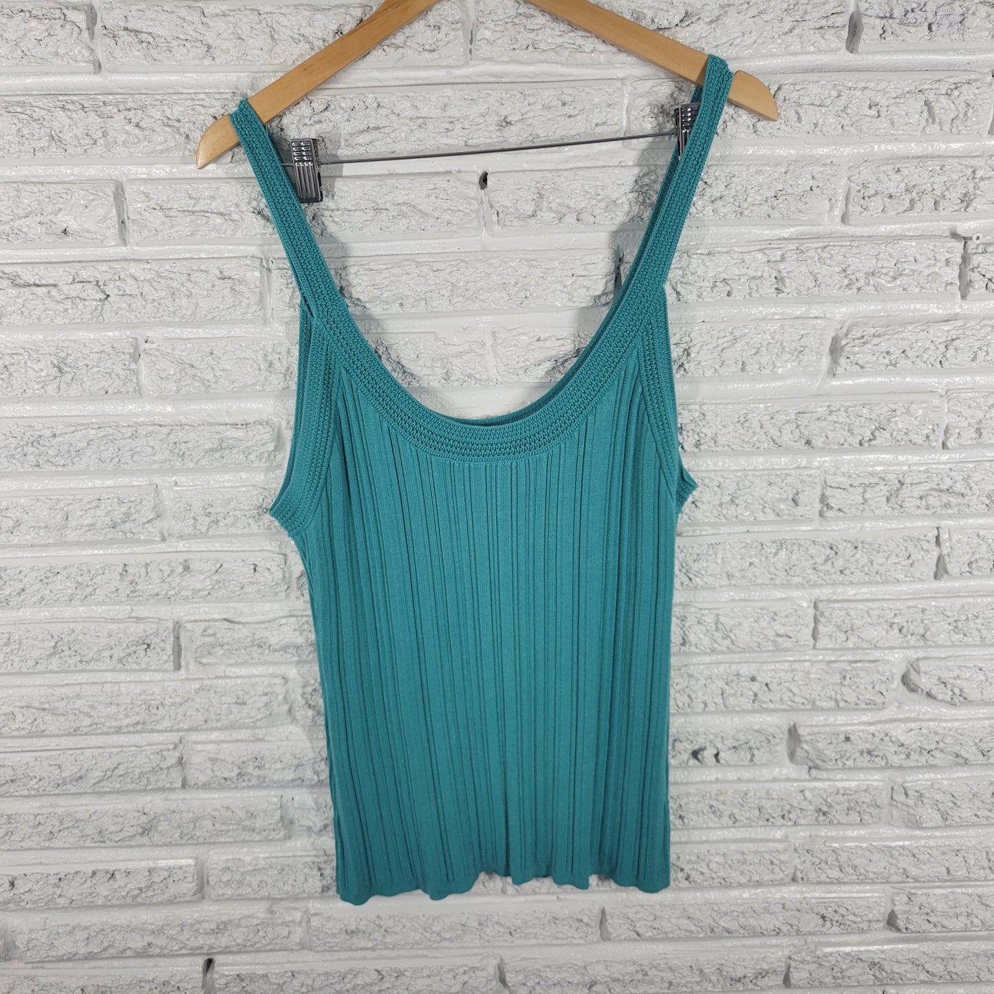 White House Black Market XL Blue Blouse Ribbed Linear Stitch Sleeveless BLU139E