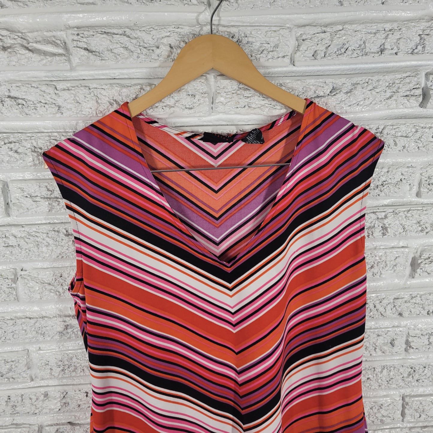 New York & Co XL Top Geometric Stripe Sleeveless V-Neck Stretch Blouse GEO42E