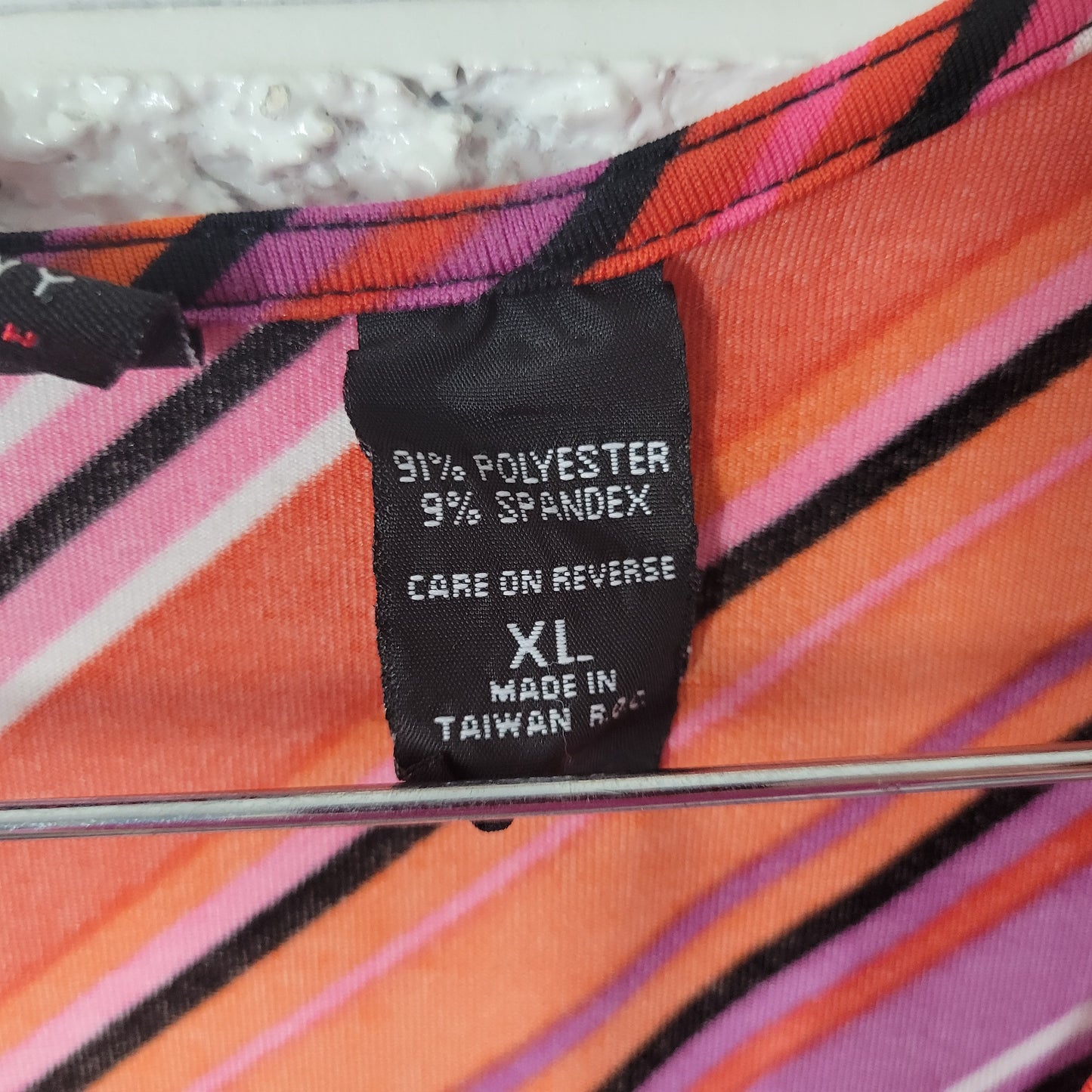 New York & Co XL Top Geometric Stripe Sleeveless V-Neck Stretch Blouse GEO42E
