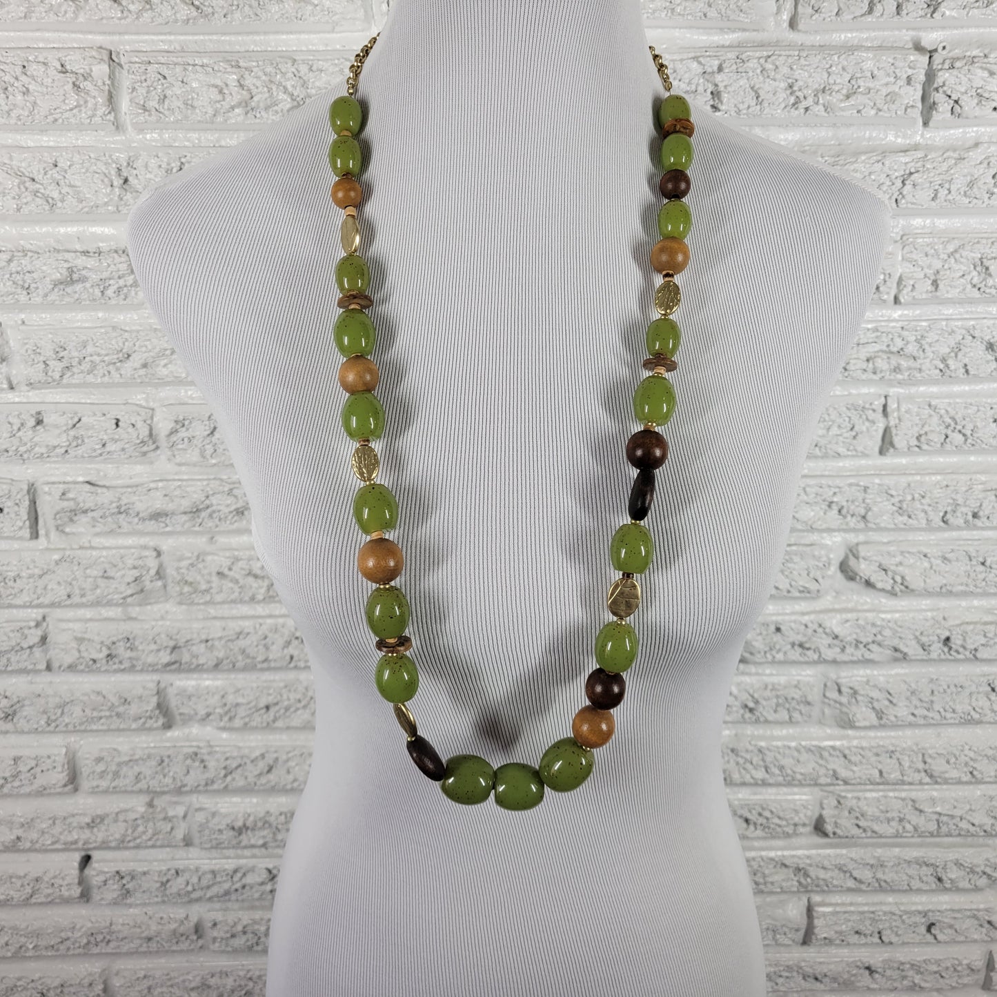 Chicos Green Beaded Necklace Gold Tone Wood Resin Multi Strand Statement N7E