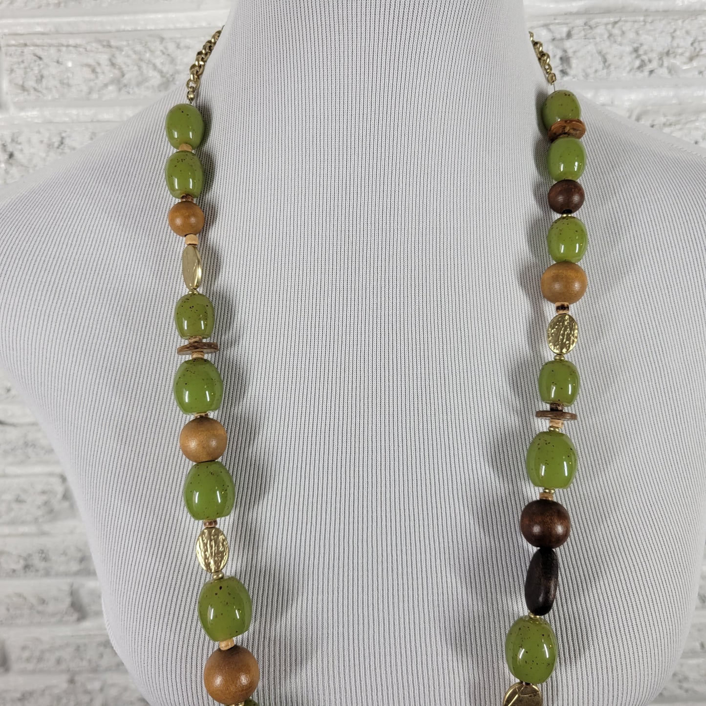 Chicos Green Beaded Necklace Gold Tone Wood Resin Multi Strand Statement N7E