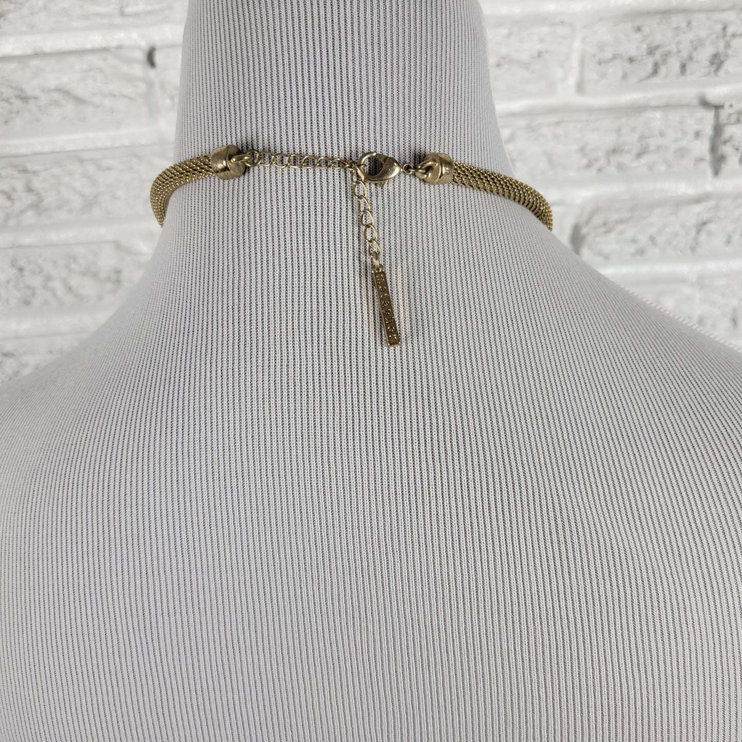 Metaphor Gold Tone Mesh Collar Necklace Peach Coral Cabochon Bib Statement N10E