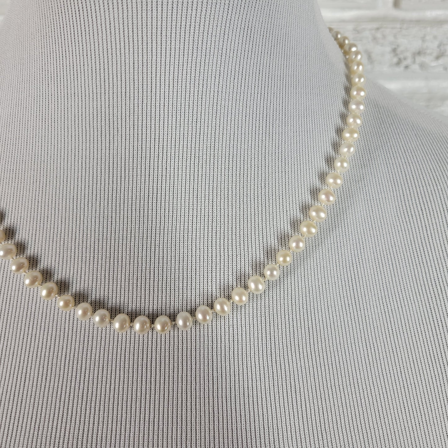 Vintage Gold Tone Filigree Clasp Faux Pearl Necklace 19" Knotted Classic N16E
