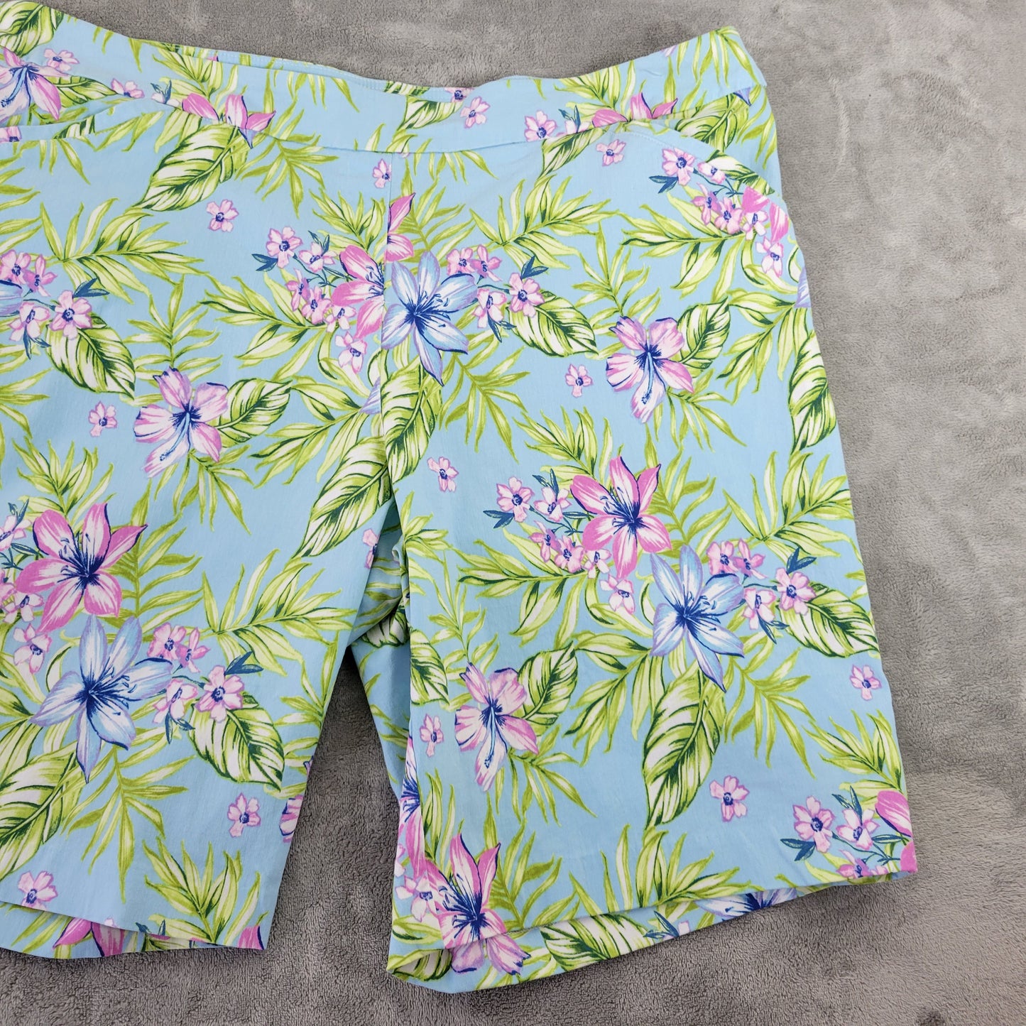 Coral Bay Women 24W Shorts Blue Purple Floral Pull On Stretch 10" Inseam FLO247E