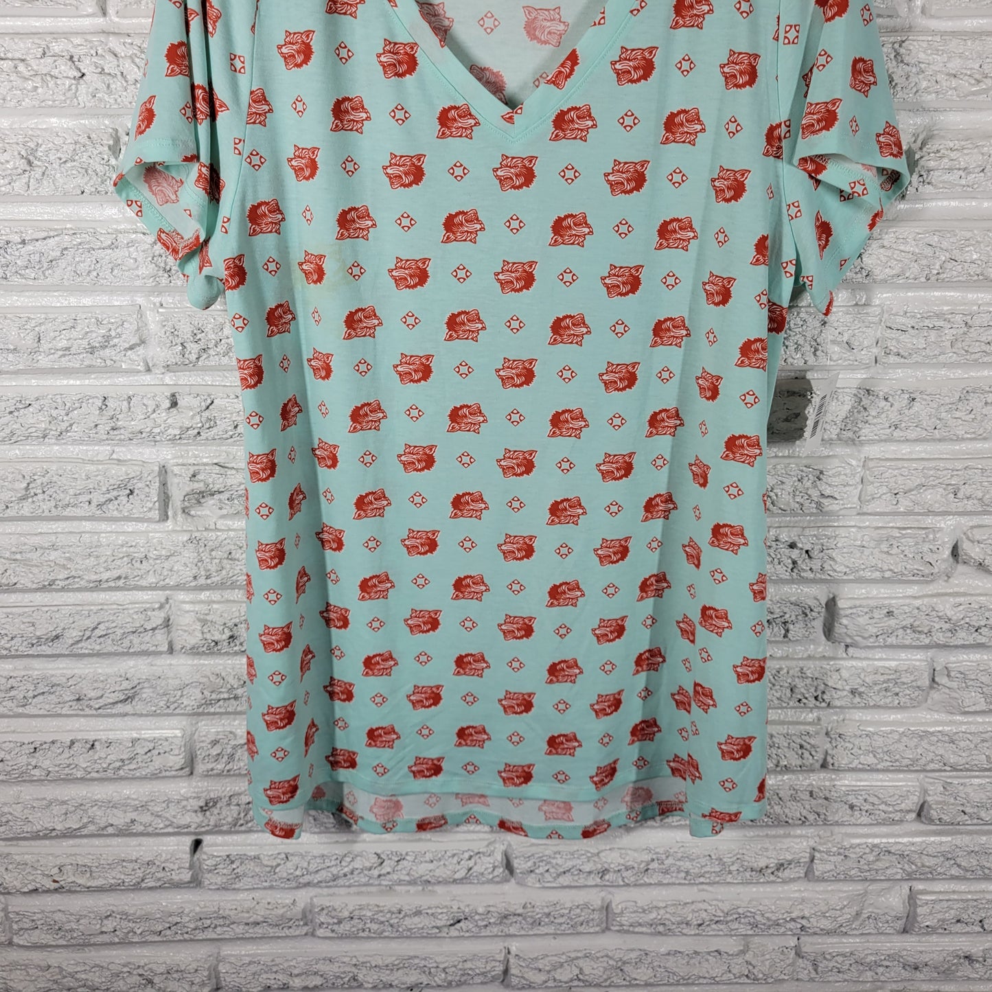 LuLaRoe Christy 2XL Tunic Top Blue Red Wolf Print V-Neck Short Sleeve NOV66E